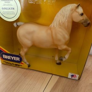 BREYER #906 Goliath the American Cream Draft